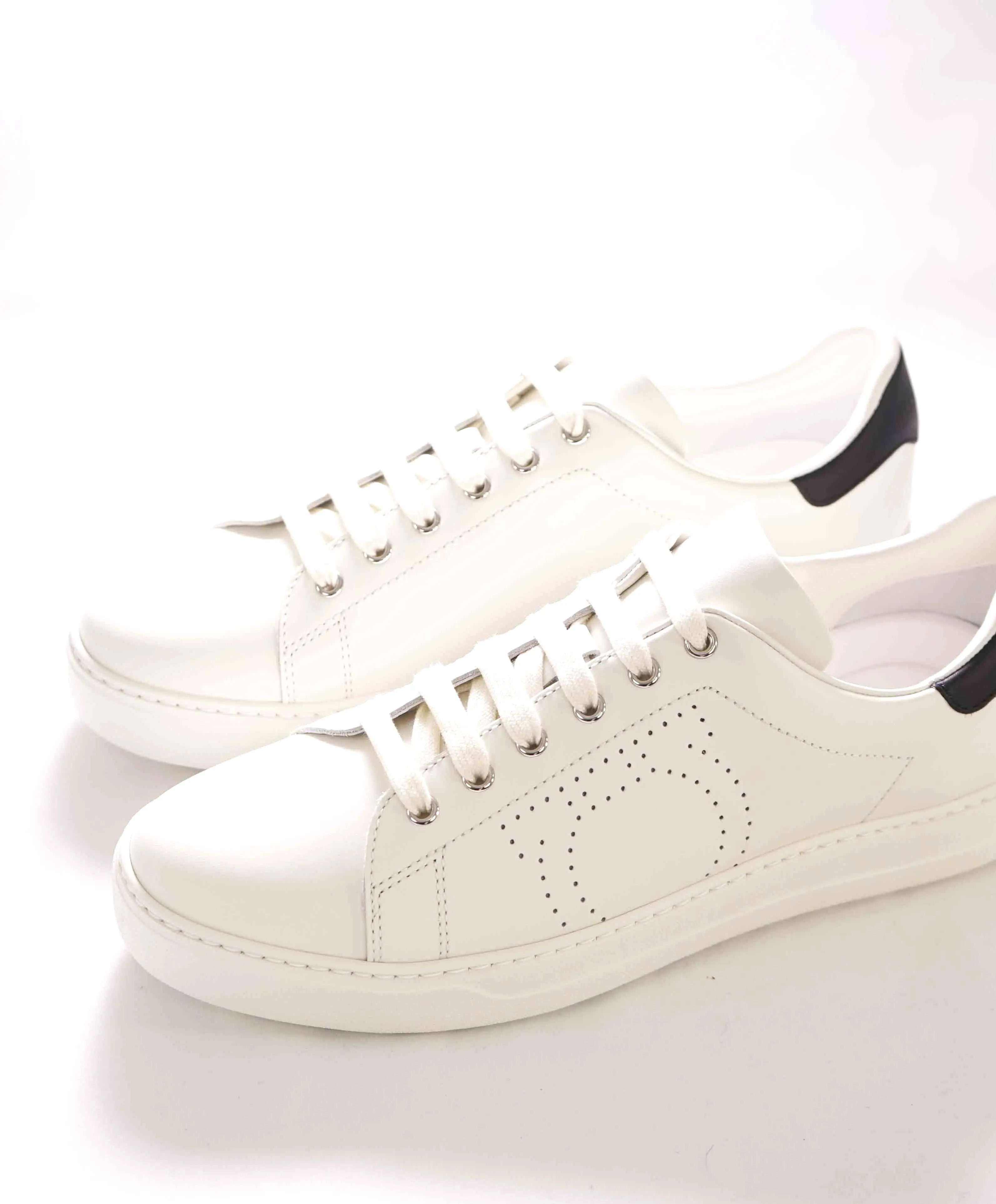 $695 SALVATORE FERRAGAMO - *PIERRE* White/Black Gancini Sneaker - 9.5 US