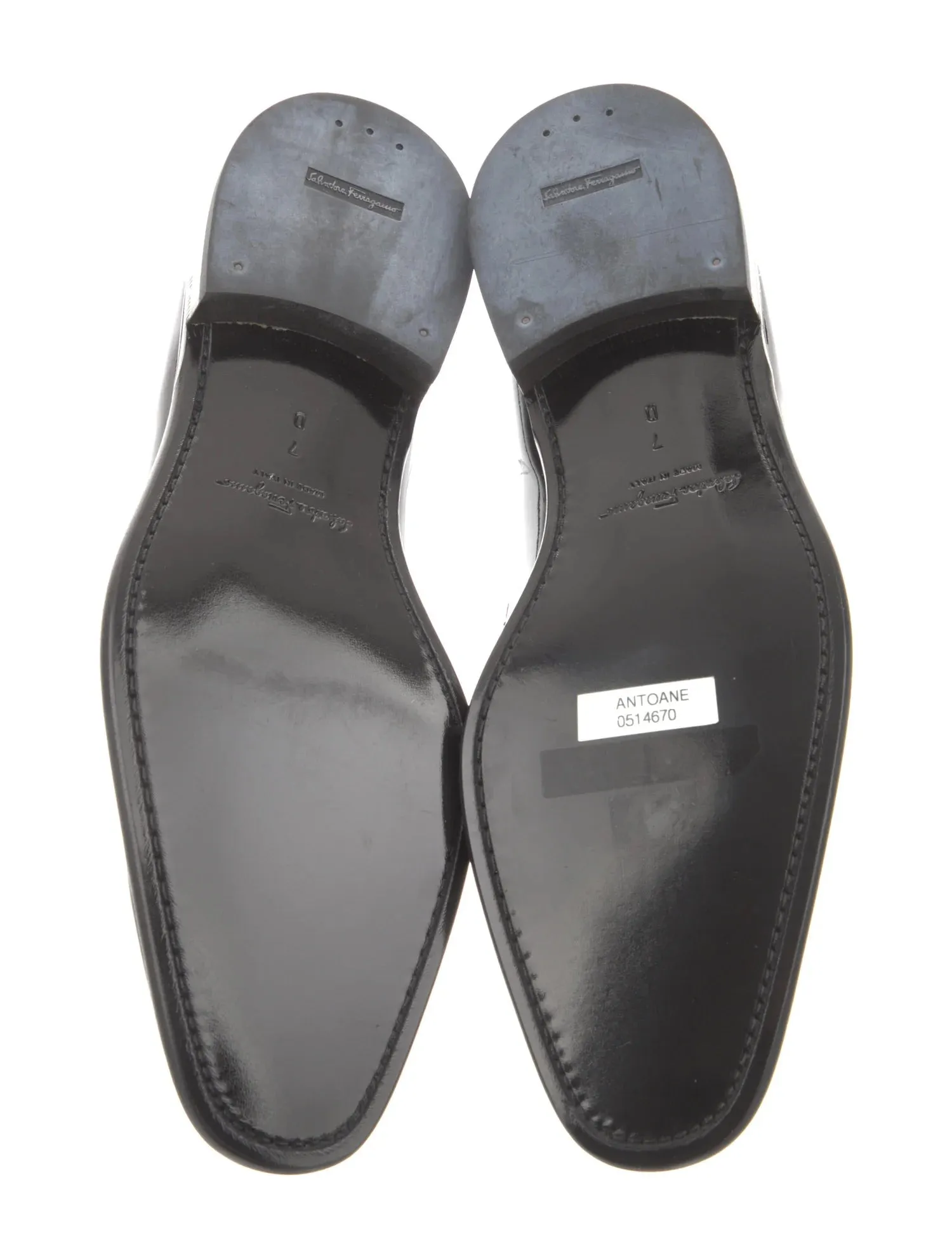 $720 SALVATORE FERRAGAMO - "Antoane" Black Patent Leather Tipped Loafer - 7D