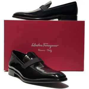 $720 SALVATORE FERRAGAMO - "Antoane" Black Patent Leather Tipped Loafer - 7D