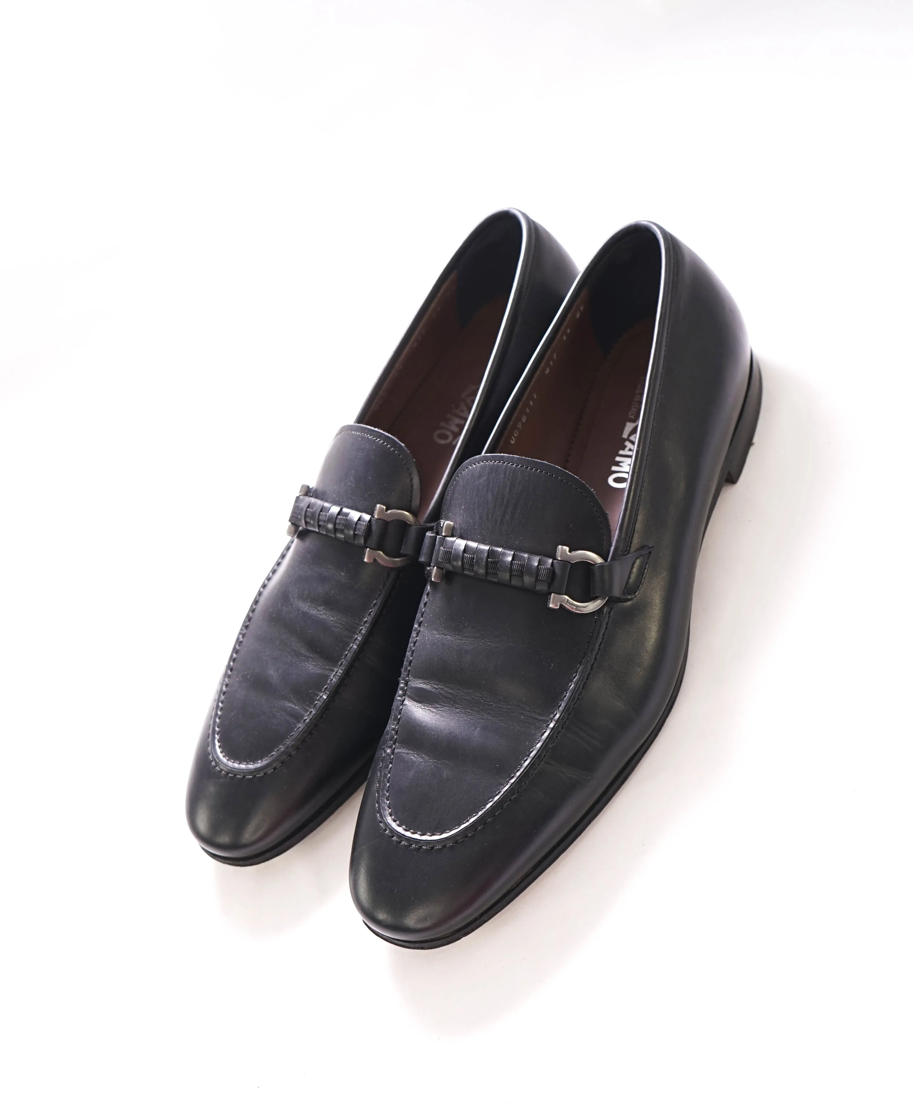 $850 SALVATORE FERRAGAMO - "BENFORD" Black Logo Bit Front Loafer - 11E US