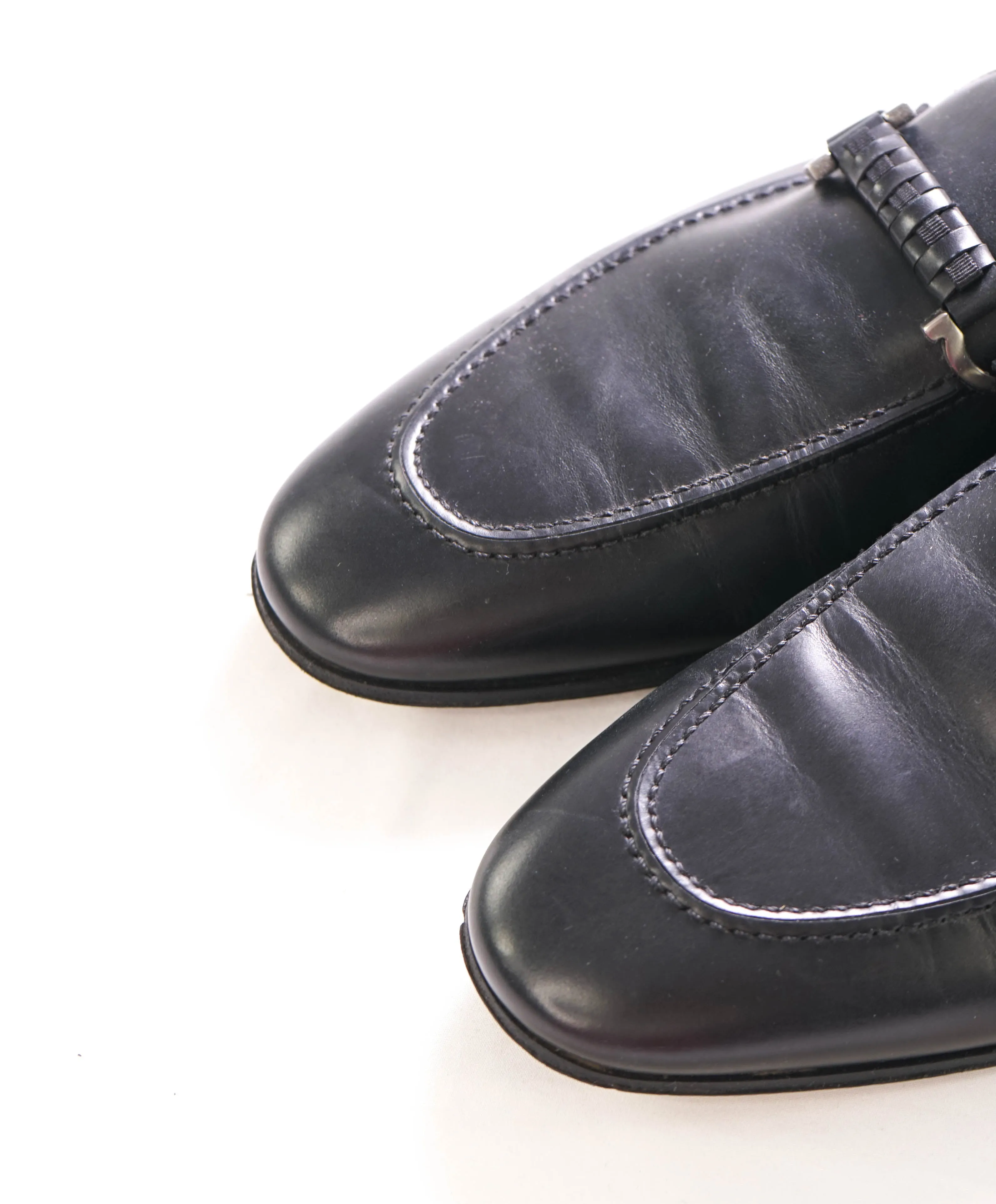 $850 SALVATORE FERRAGAMO - "BENFORD" Black Logo Bit Front Loafer - 11E US