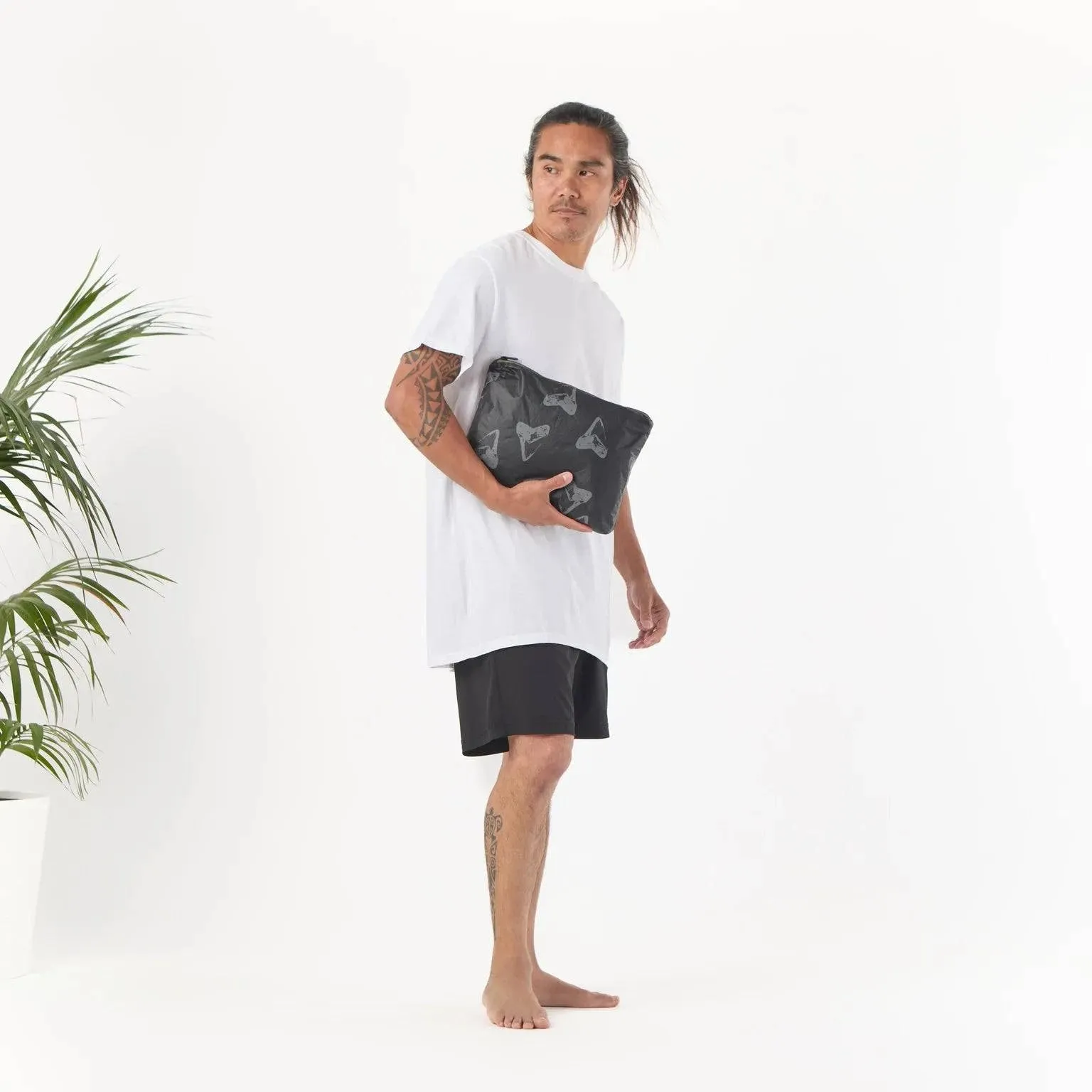 Aumakua Mid by Aloha Collection | Charcoal/Black