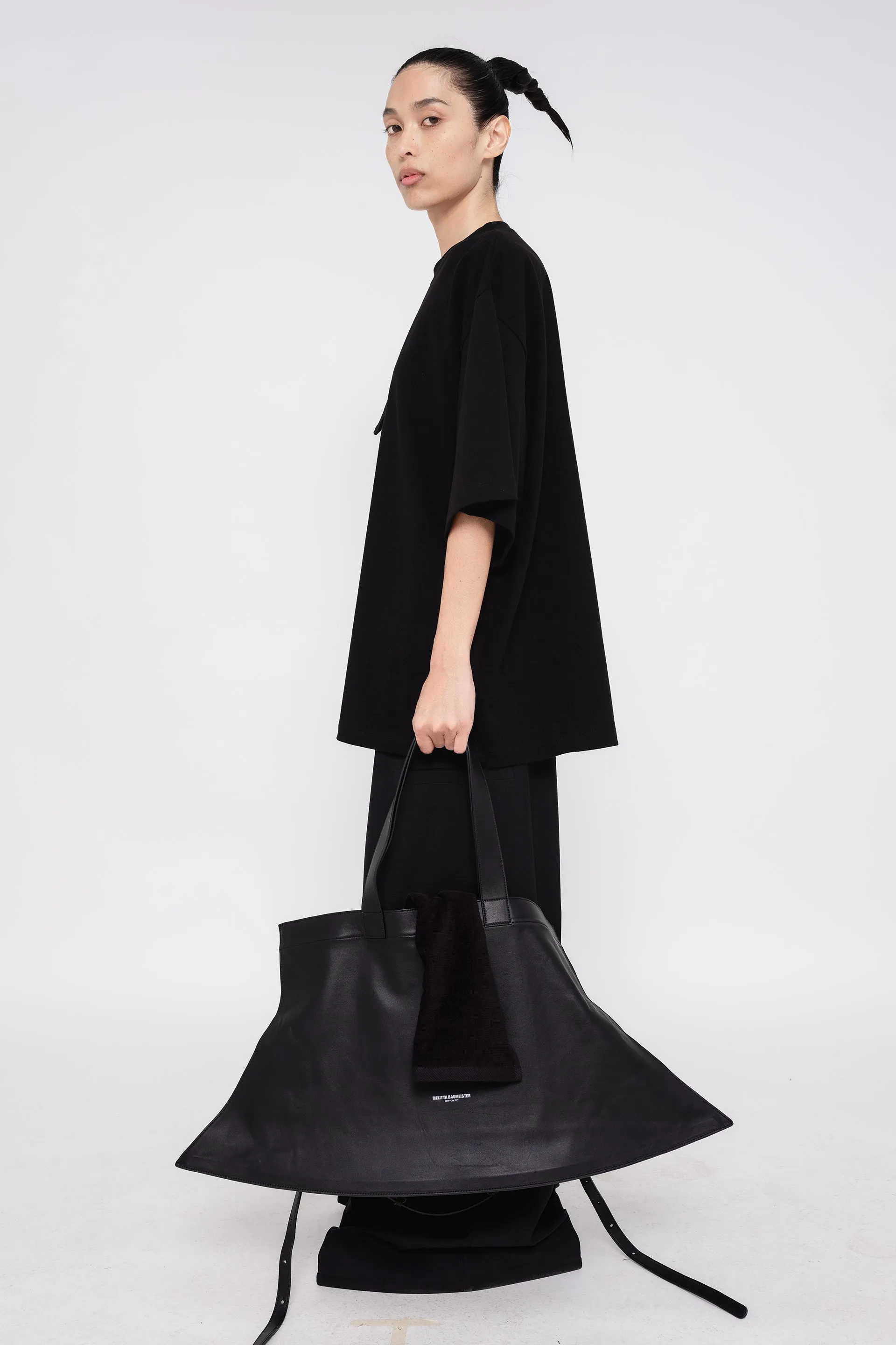 BLACK POINTY WEEKENDER