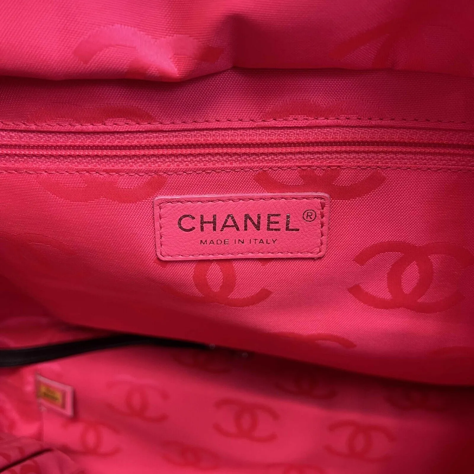 CHANEL - Excellent - Cambon Large Tote Black White CC Leather Shoulder Bag