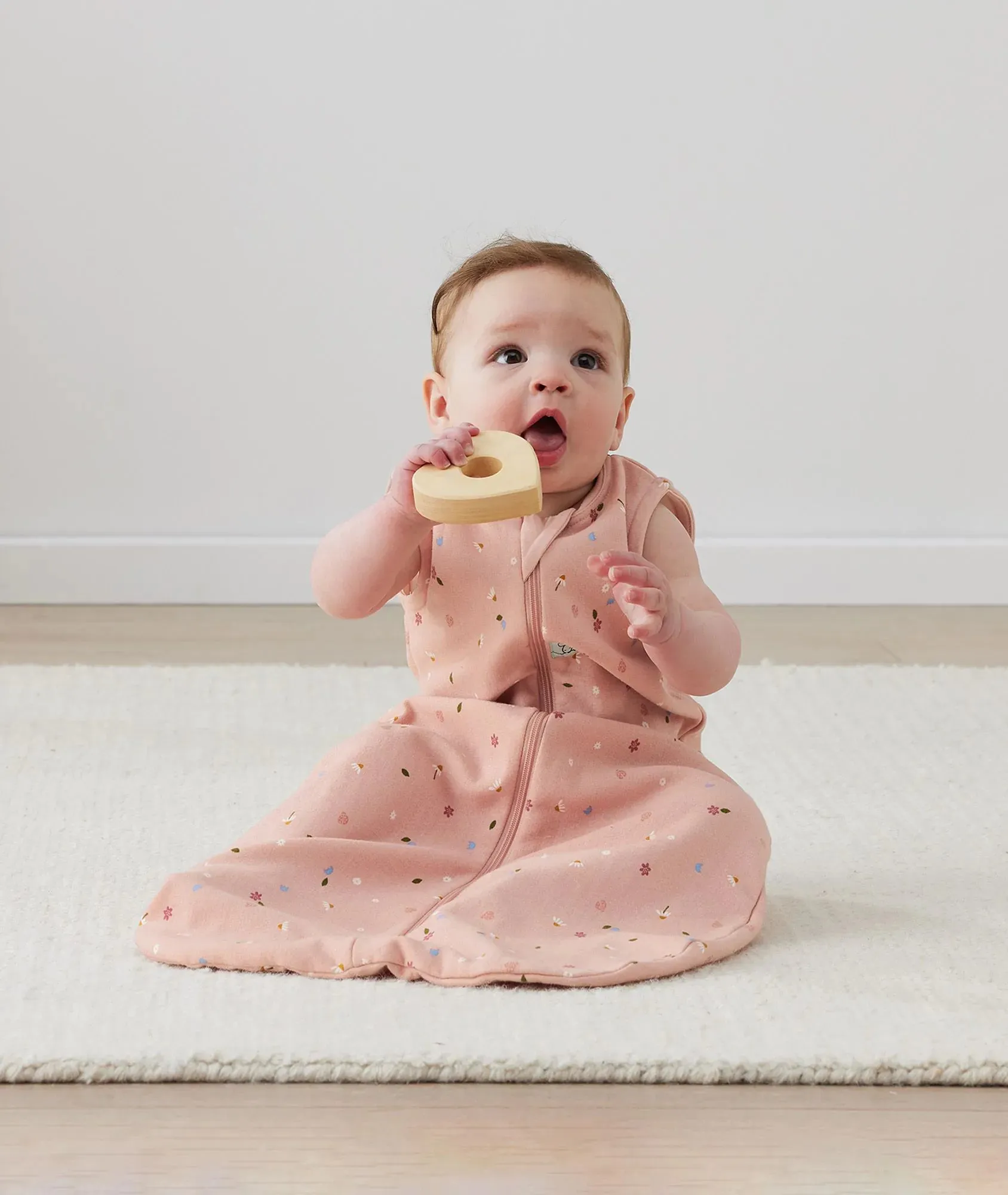 ergoPouch Organic All Year Jersey Sleeping Bag | 1.0 Tog | 8-24 Months - Daisies