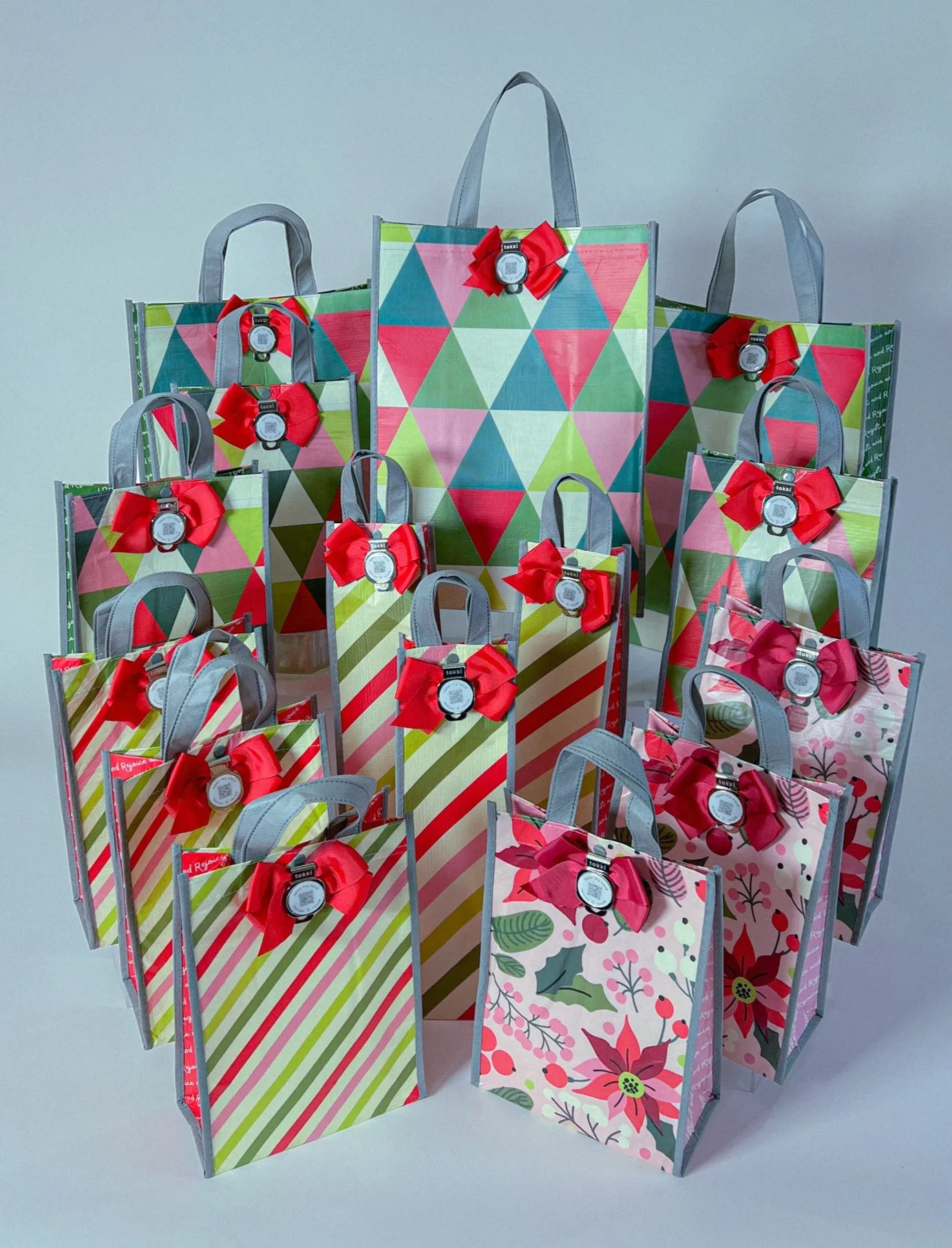 Everything Under the Tree - Spirit Collection | Reusable Gift Bag   QR Greeting Card Bundle | 15 Pieces