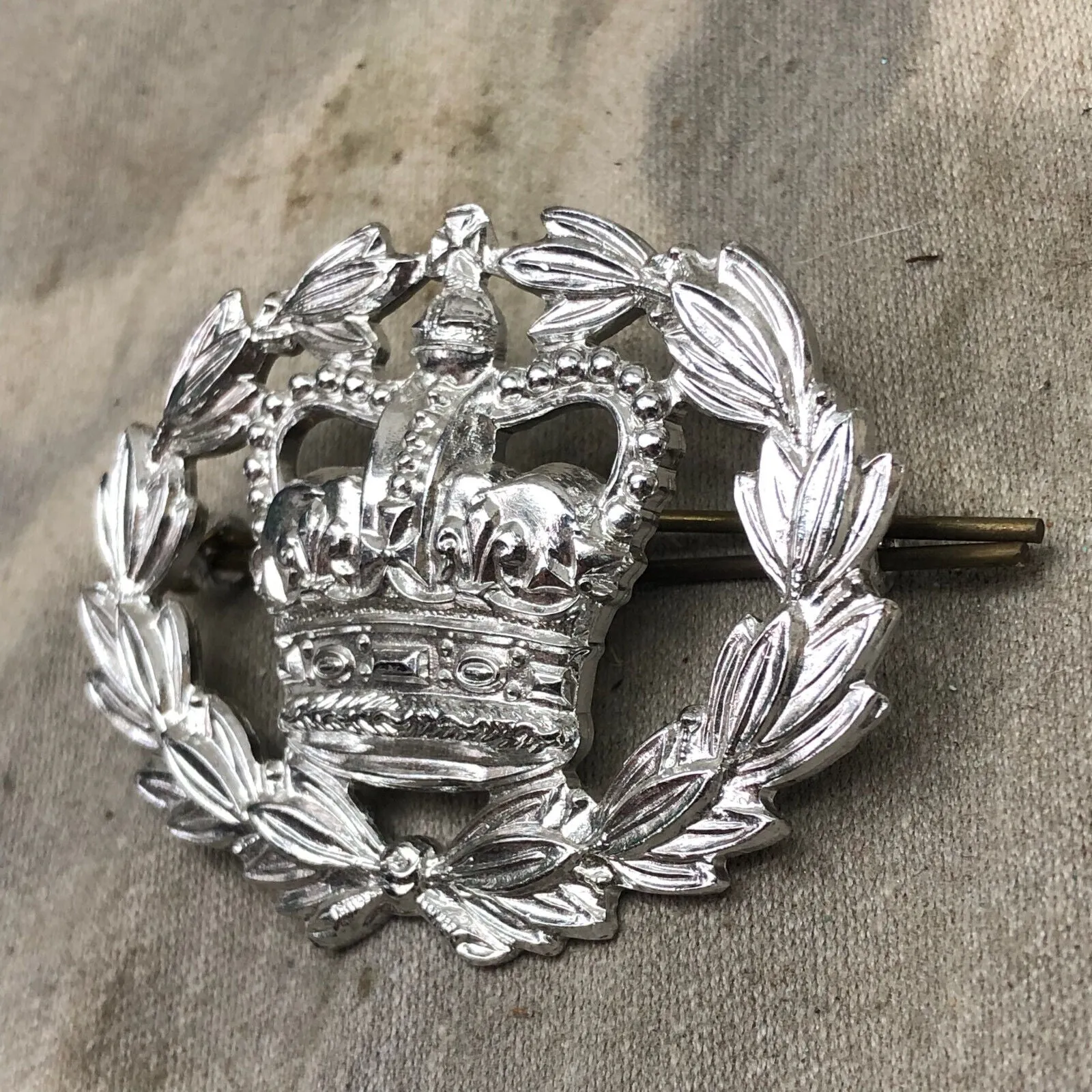 Genuine British Army Warrant Officer Crown in Wreath Wrist Arm Rank Badge