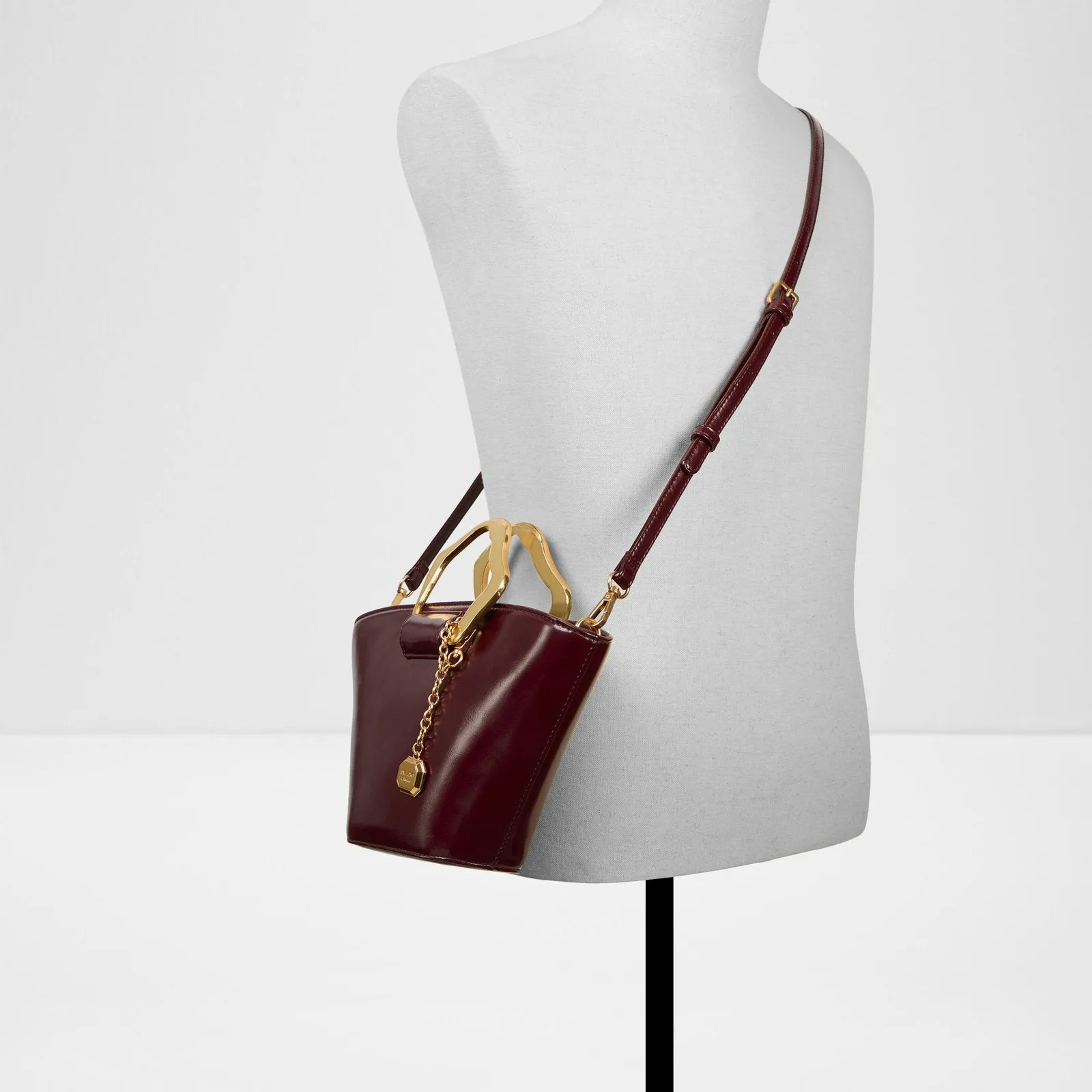 Goldenview / Satchel