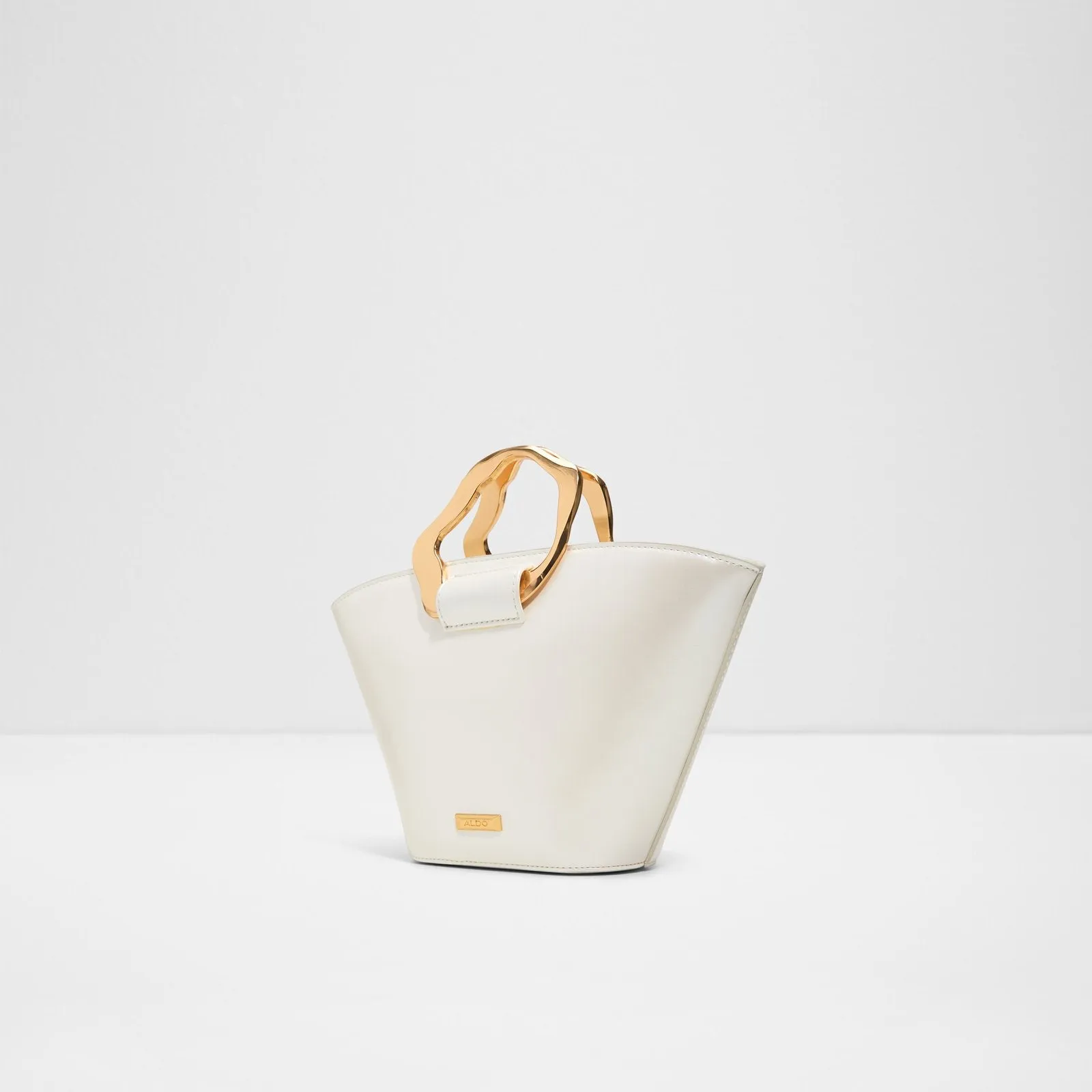 Goldenview / Satchel