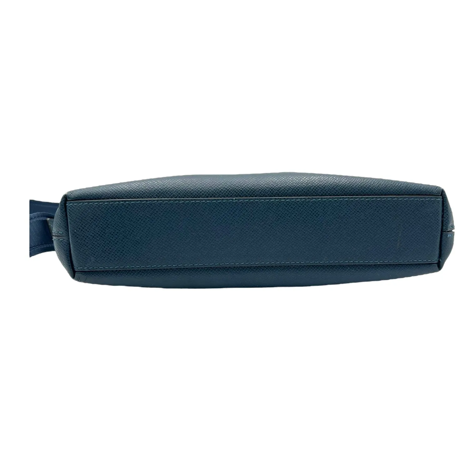 Grigori Messenger PM Blue in Taiga Leather, Silver hardware
