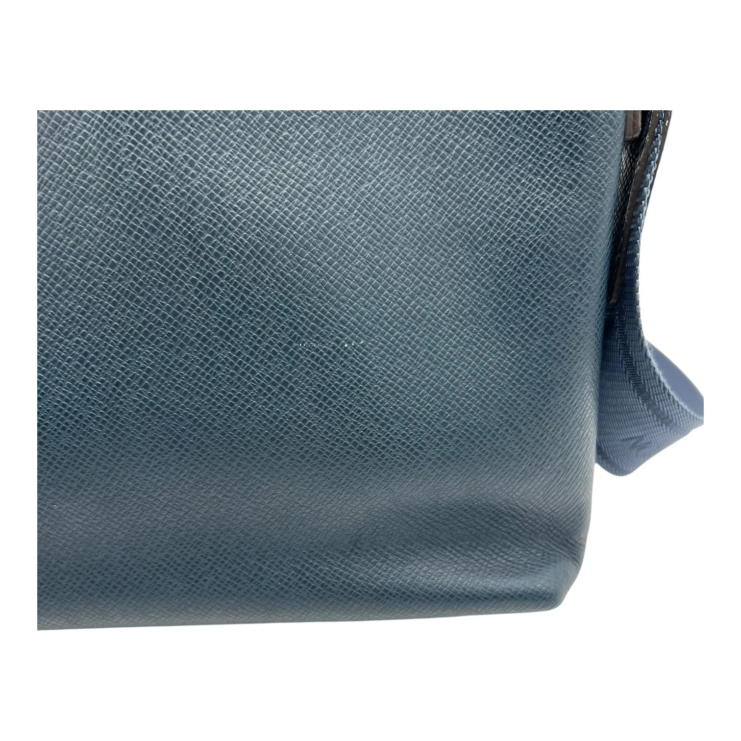 Grigori Messenger PM Blue in Taiga Leather, Silver hardware