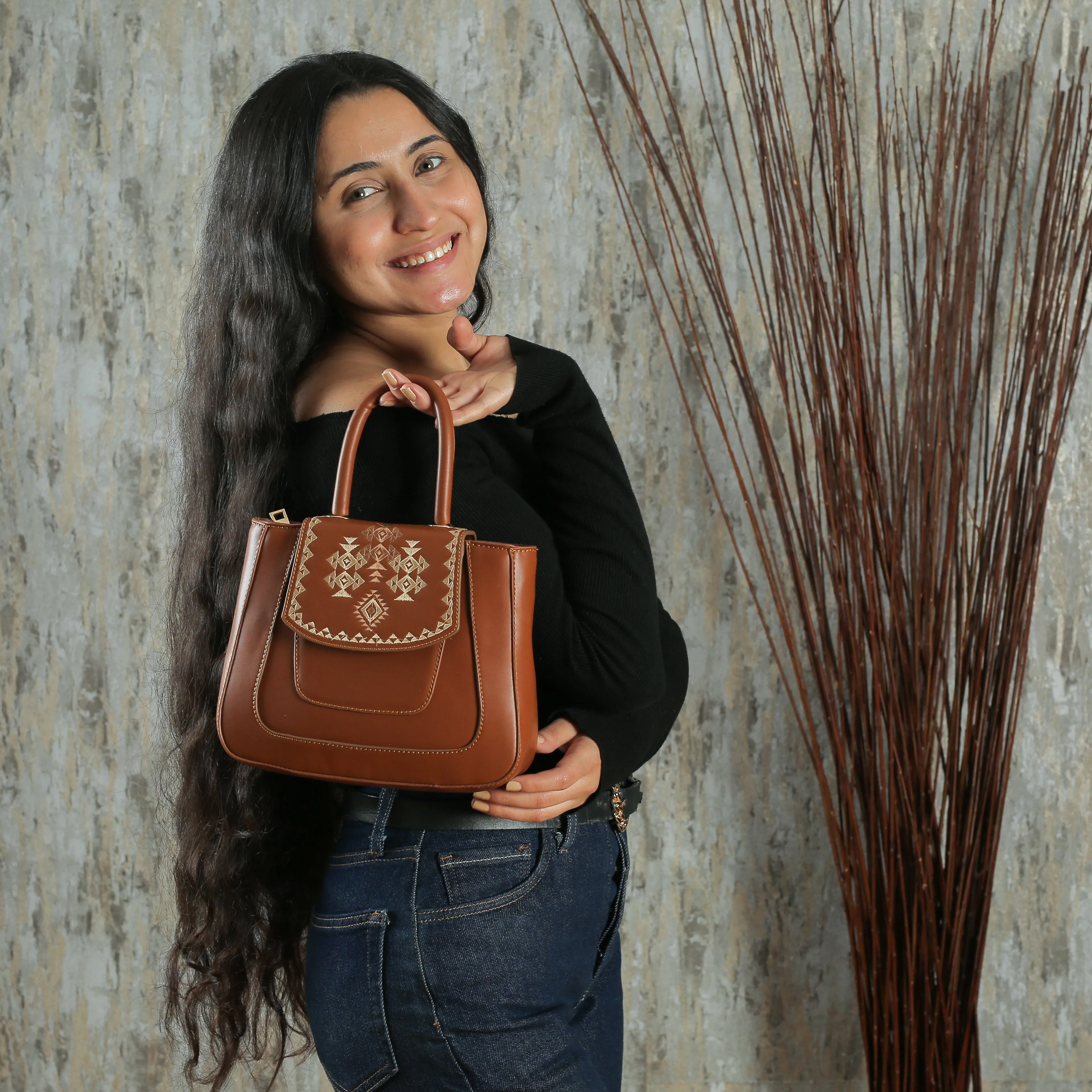Havan leather bag with Geometric shapes