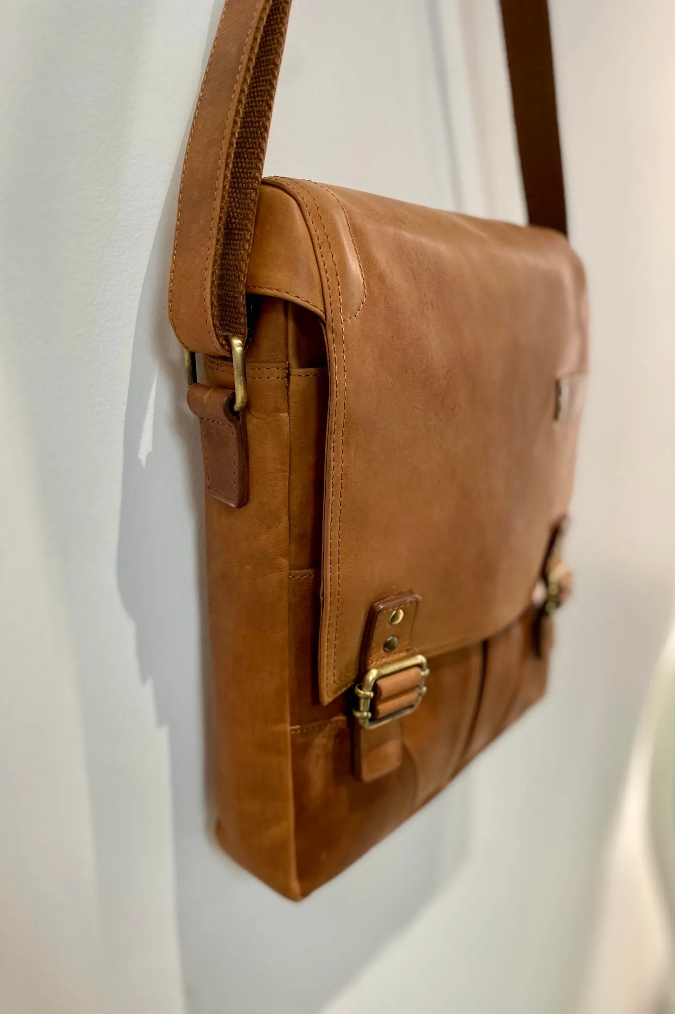 Leather Messenger Bag - Light Tan