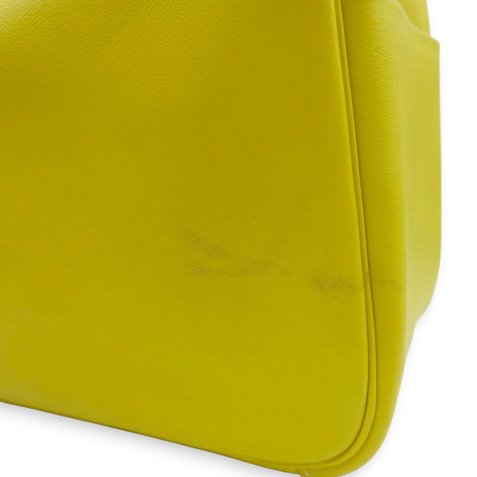 Lindy 30 Lime in Swift, Gold hardware