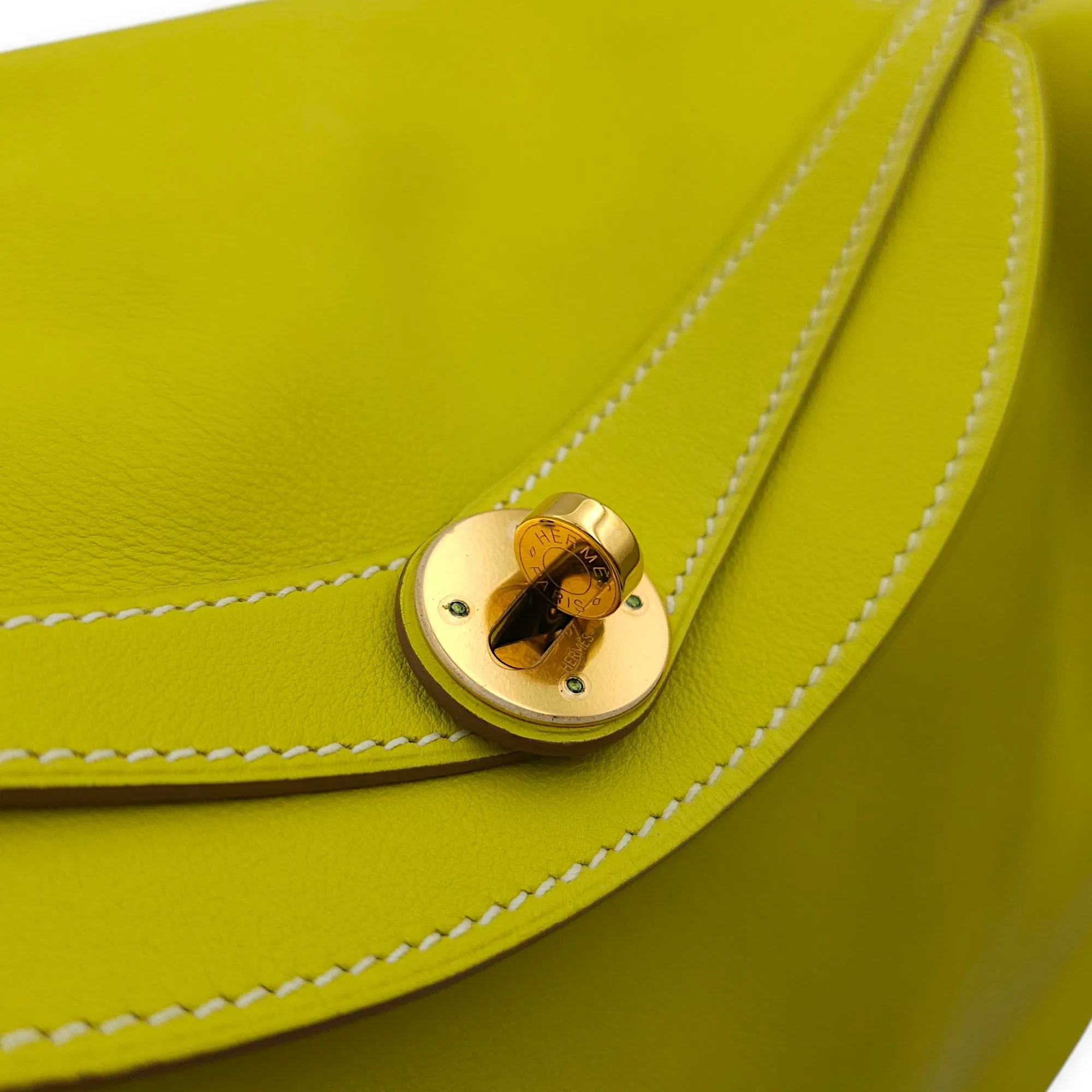 Lindy 30 Lime in Swift, Gold hardware