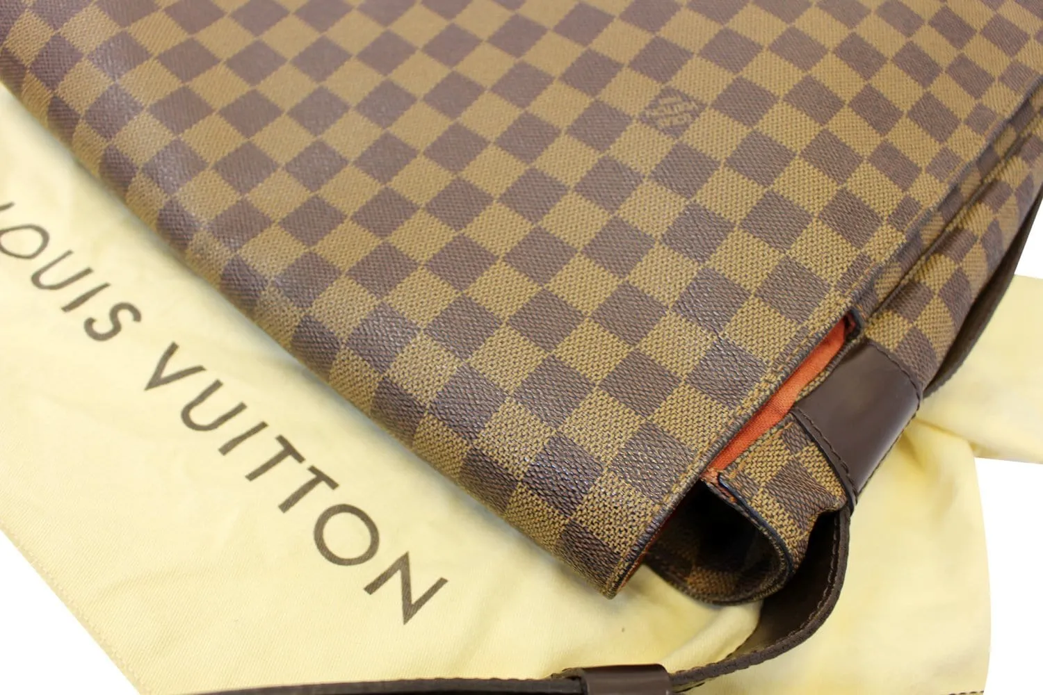 LOUIS VUITTON Damier Ebene Bastille Messenger Bag