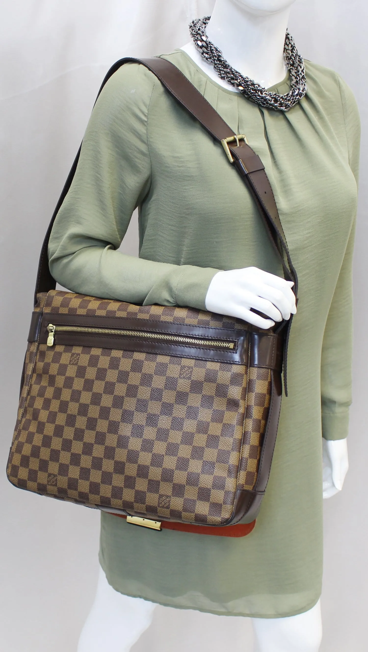 LOUIS VUITTON Damier Ebene Bastille Messenger Bag