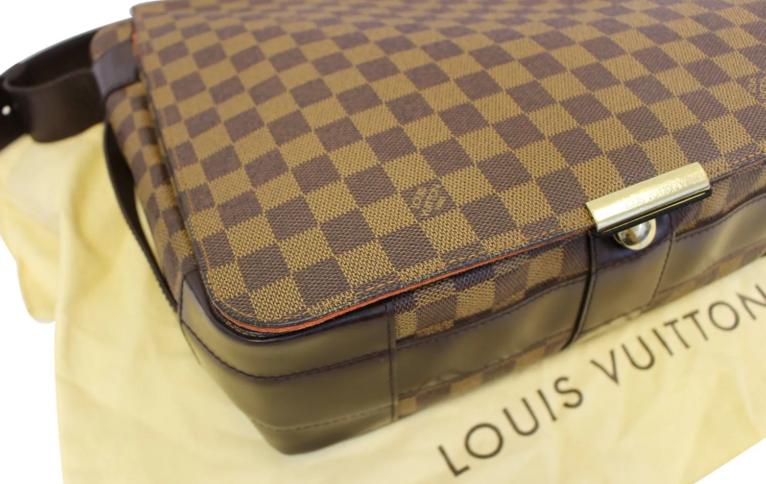 LOUIS VUITTON Damier Ebene Bastille Messenger Bag