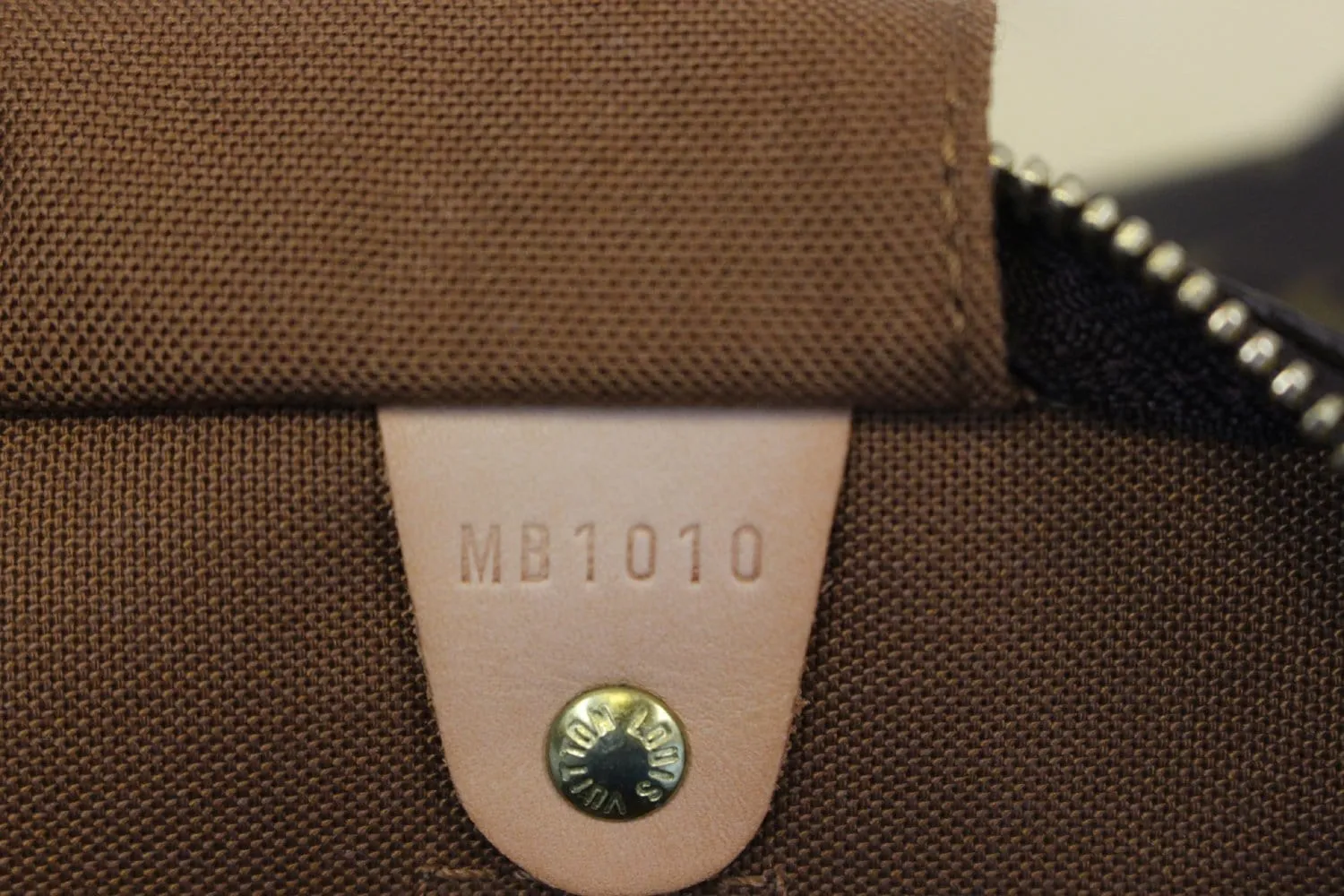 LOUIS VUITTON Monogram Canvas Speedy 40 Brown Satchel Bag