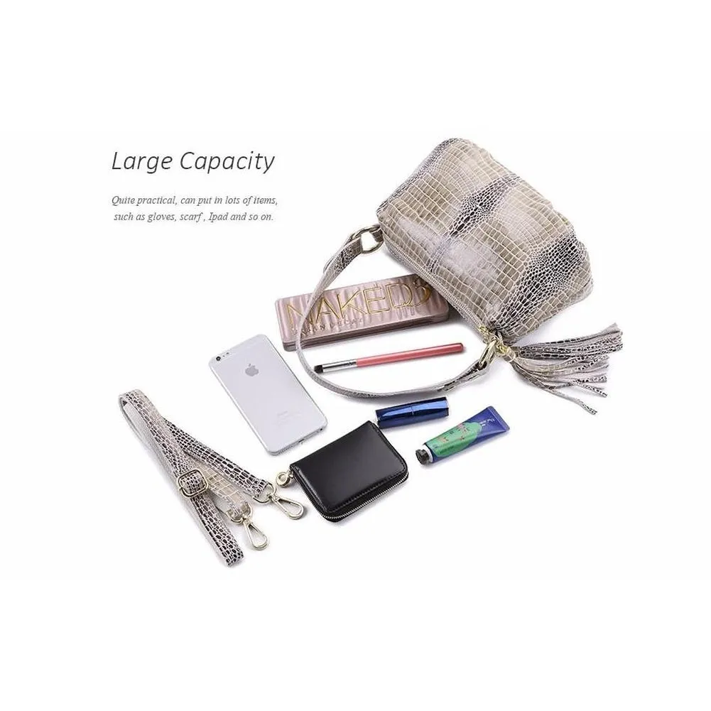 <bold>Messenger / Crossbody Bag <br>Genuine-Leather