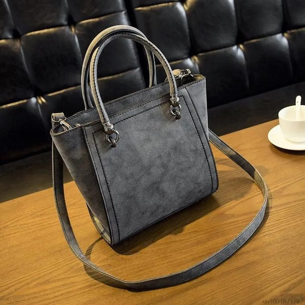 <bold>Messenger / Crossbody Bag  <br>Vegan-Leather