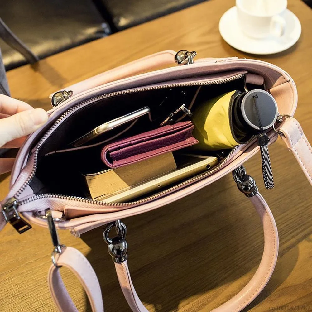 <bold>Messenger / Crossbody Bag  <br>Vegan-Leather