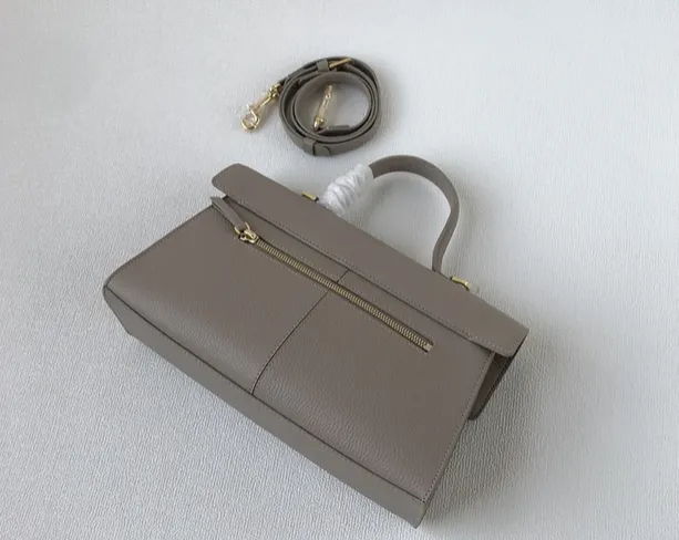 Medium Stance Bag