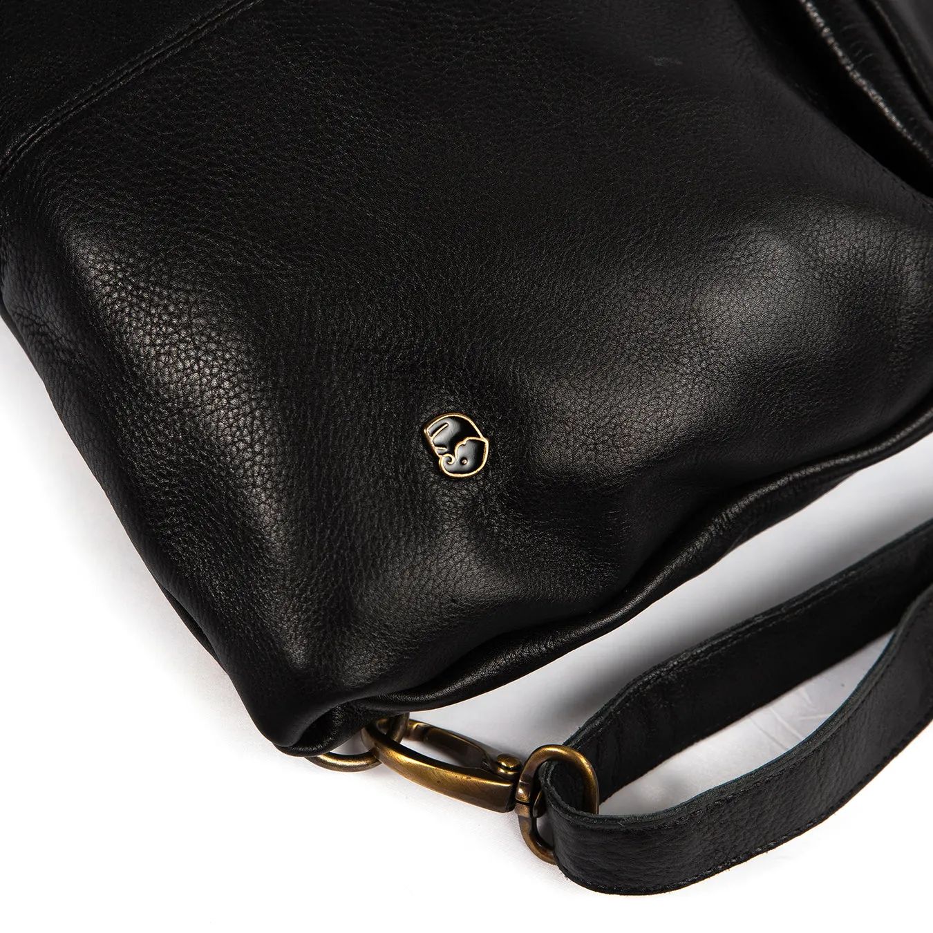 Ncumisa : Leather Backpack in Black Delta