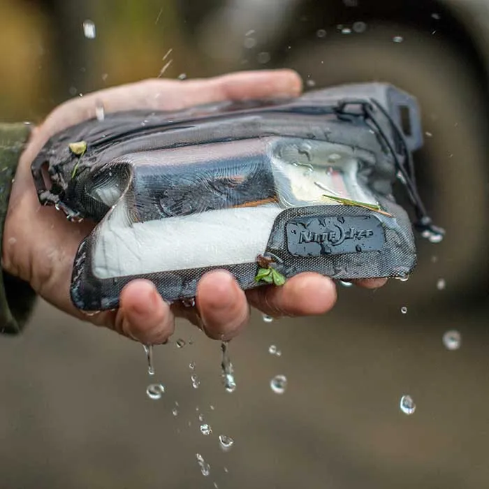 NiteIze - RunOff Waterproof Wallet (94mm x 120mm)