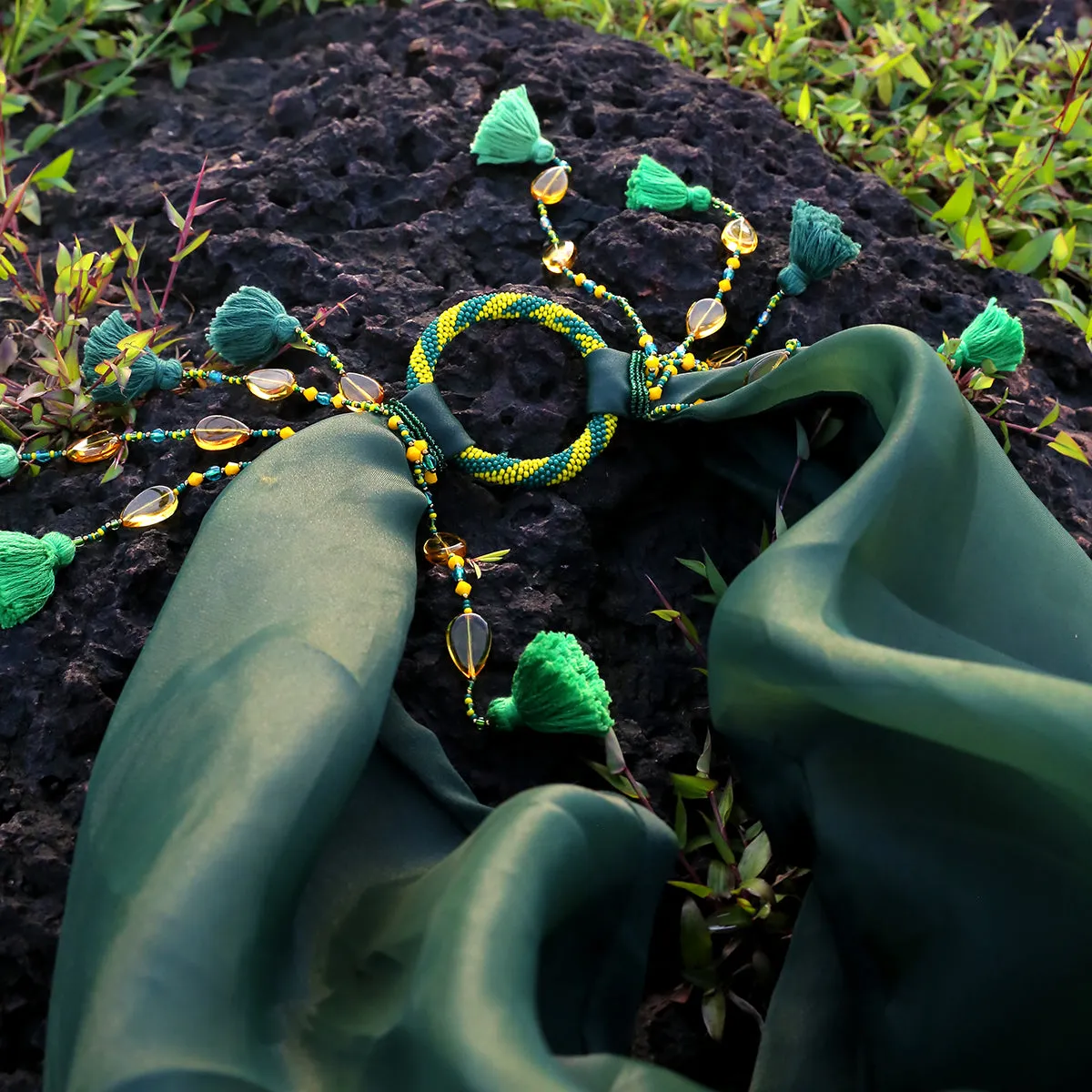 "Bhanvar" PINWHEEL BAG - Green