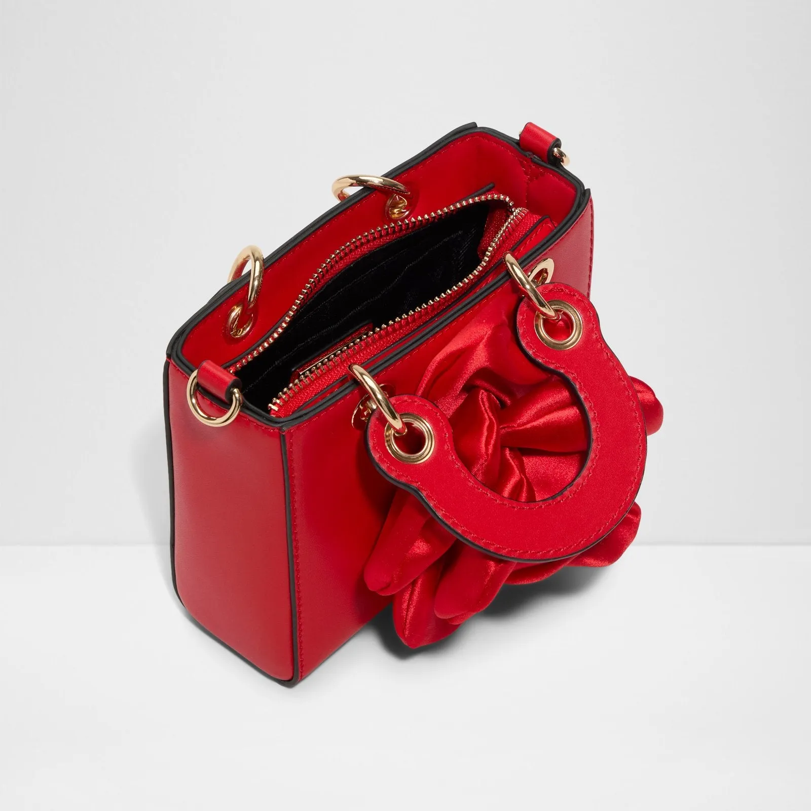 Redroses / Satchel
