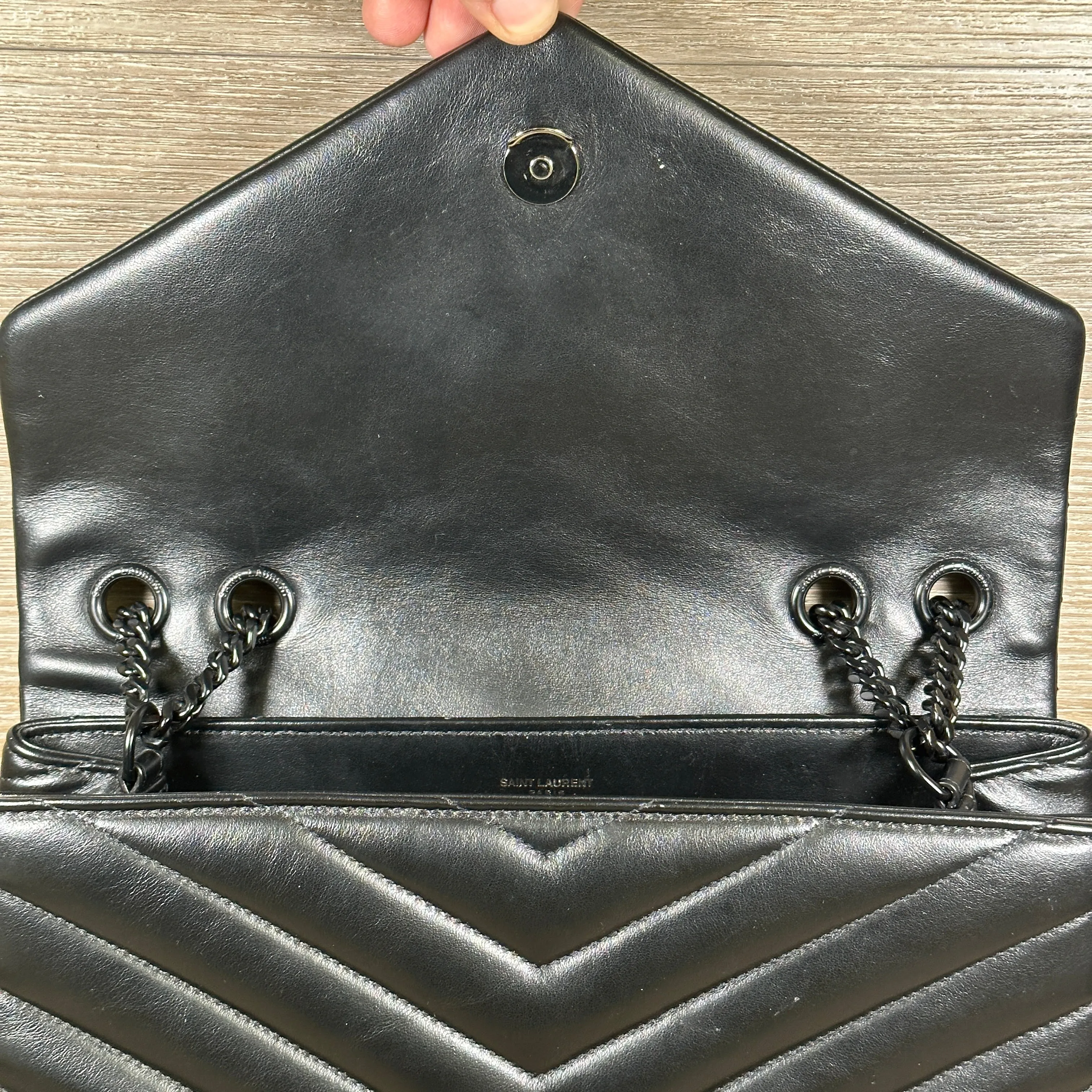 Saint Laurent LouLou Medium in Quilted Leather - Black