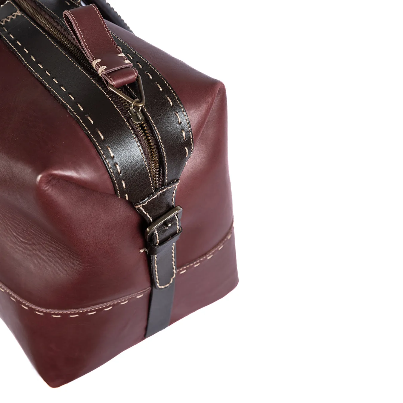 Sechaba : Leather Travel Bag in Raisin Relaxa
