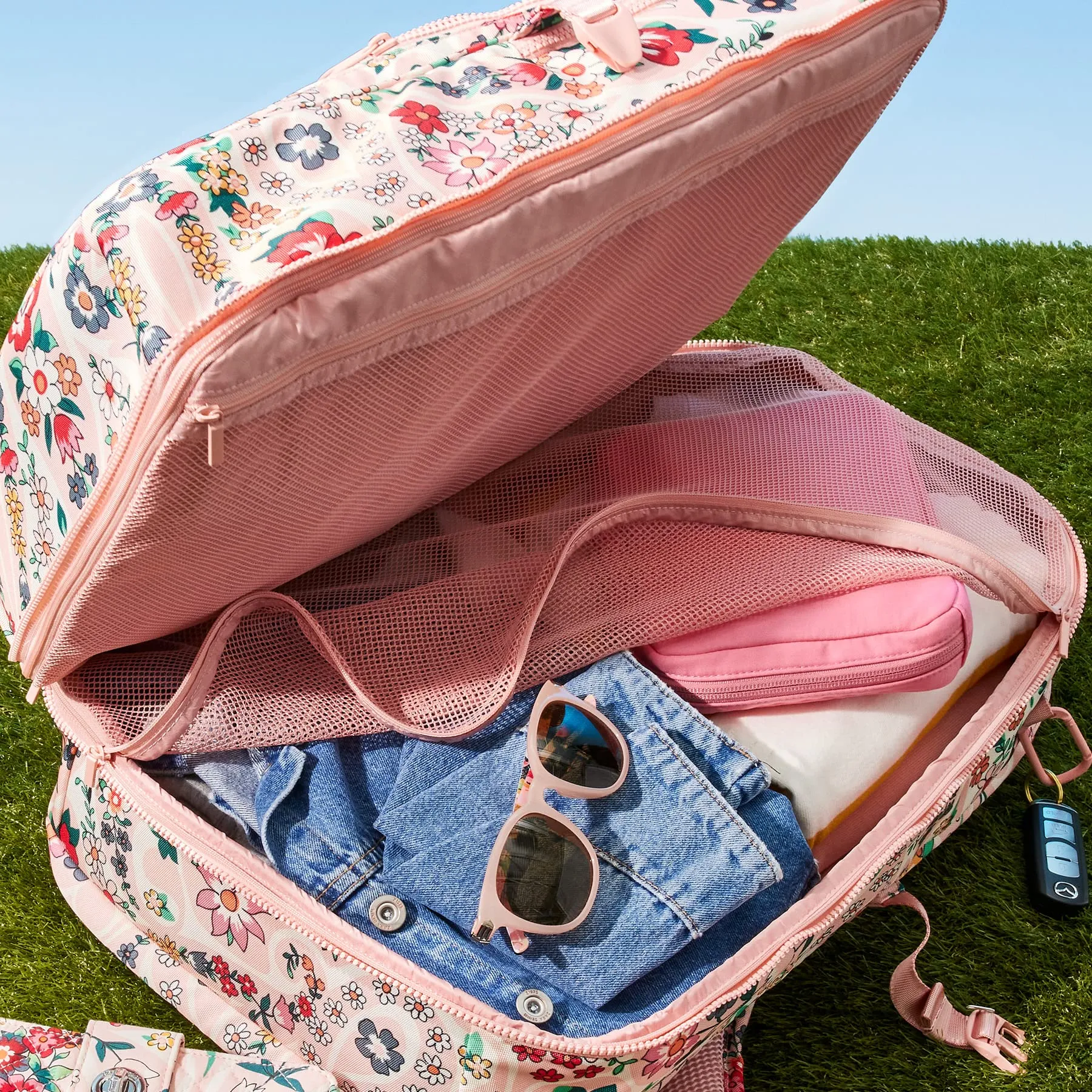 Vera Bradley Women's Recycled Lighten Up Reactive Lay Flat Travel Backpack, Rose Foliage, One Size