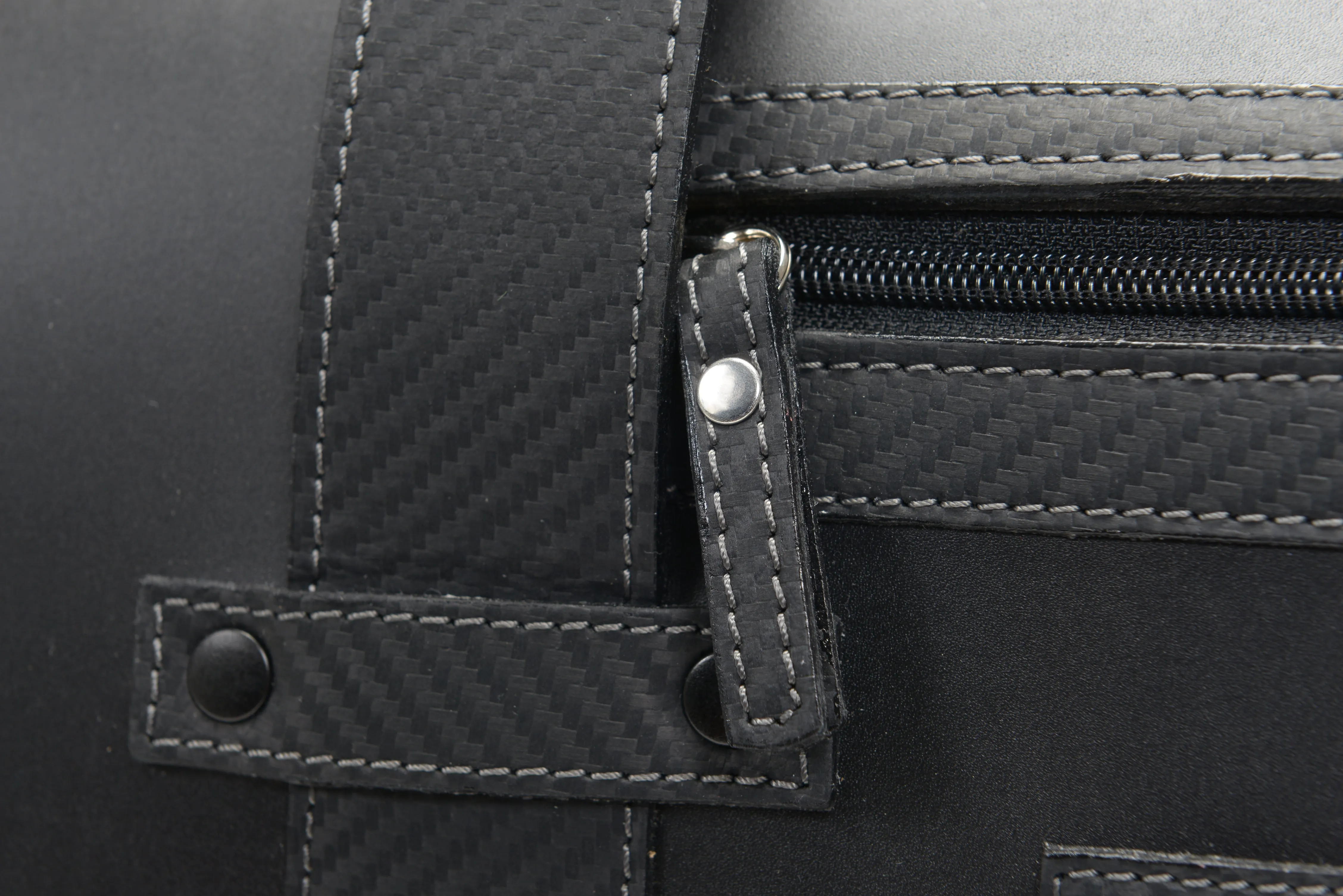 WeekEnder Bag - Black-Carbon - LifeStyle