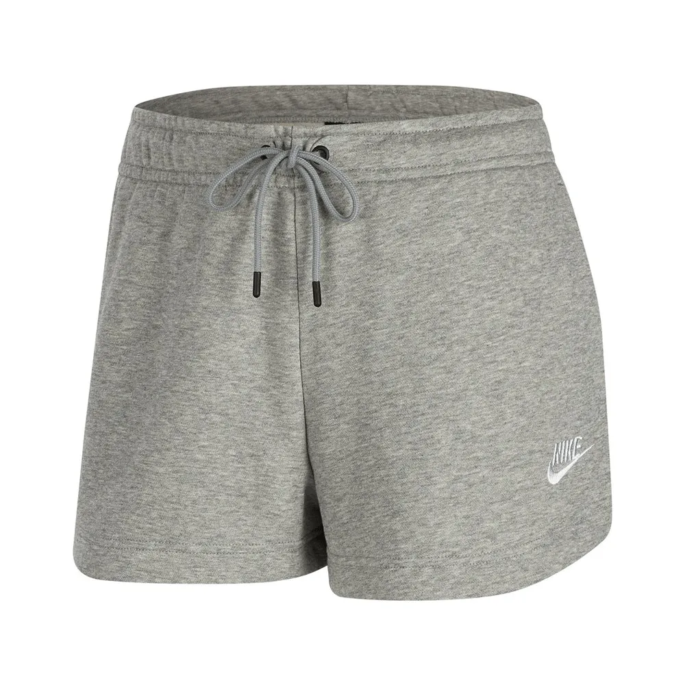 Women's Sportswear Essential Outfit