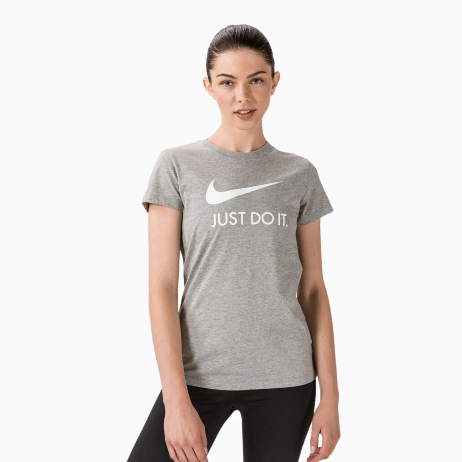 Women's Sportswear Essential Outfit